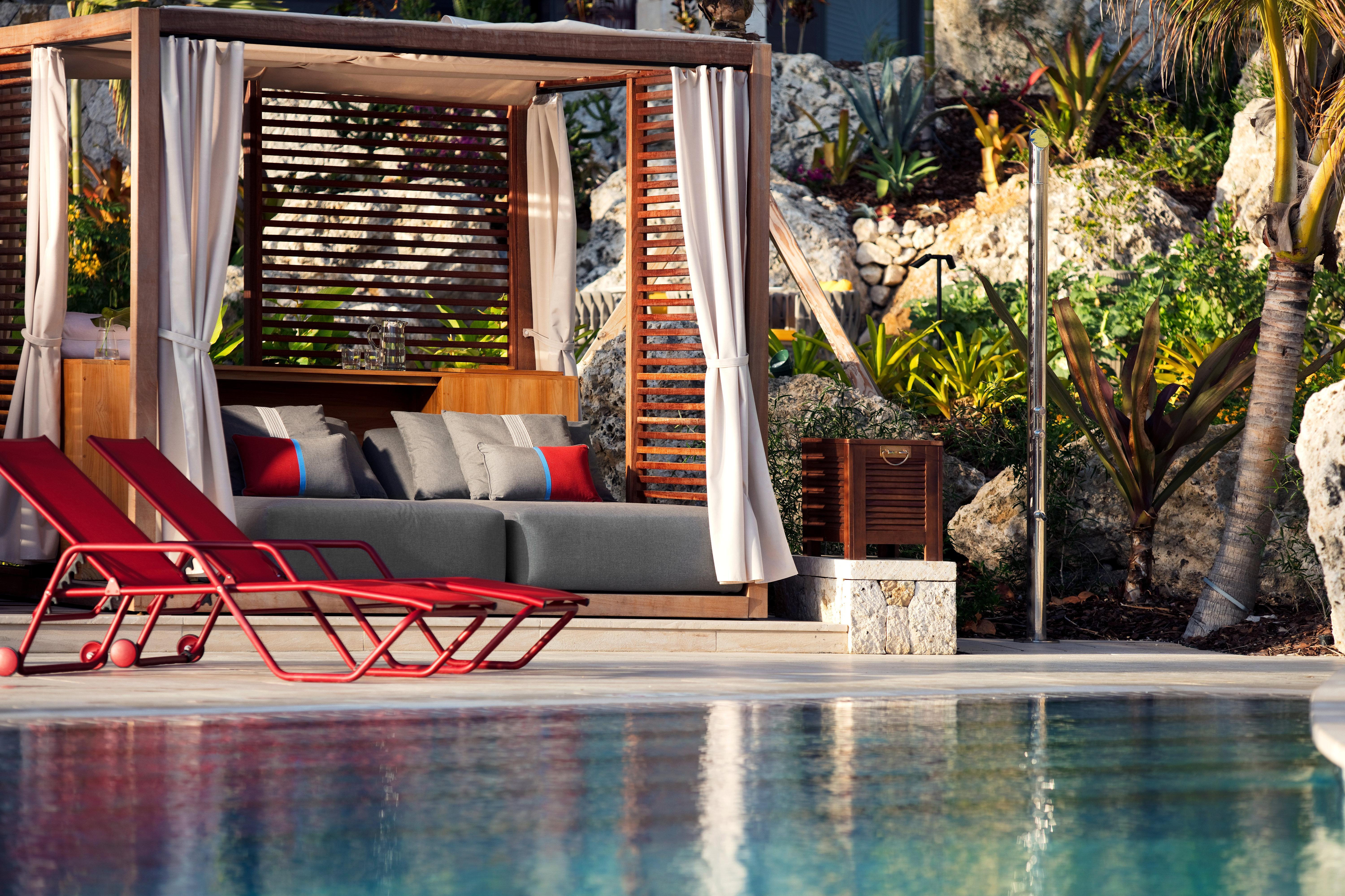 Kimpton Seafire Resort + Spa By Ihg West Bay Экстерьер фото