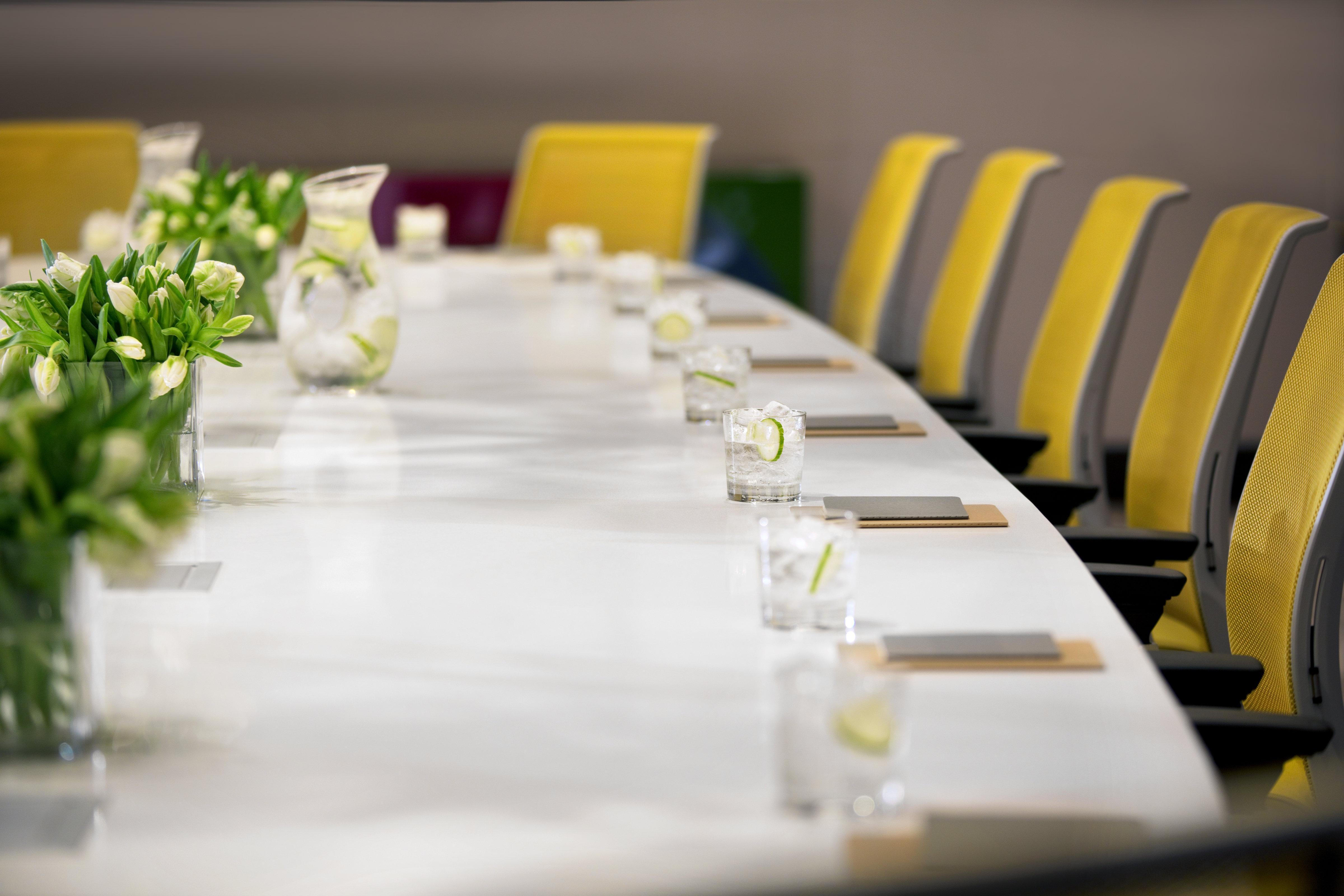 Kimpton Seafire Resort + Spa By Ihg West Bay Экстерьер фото