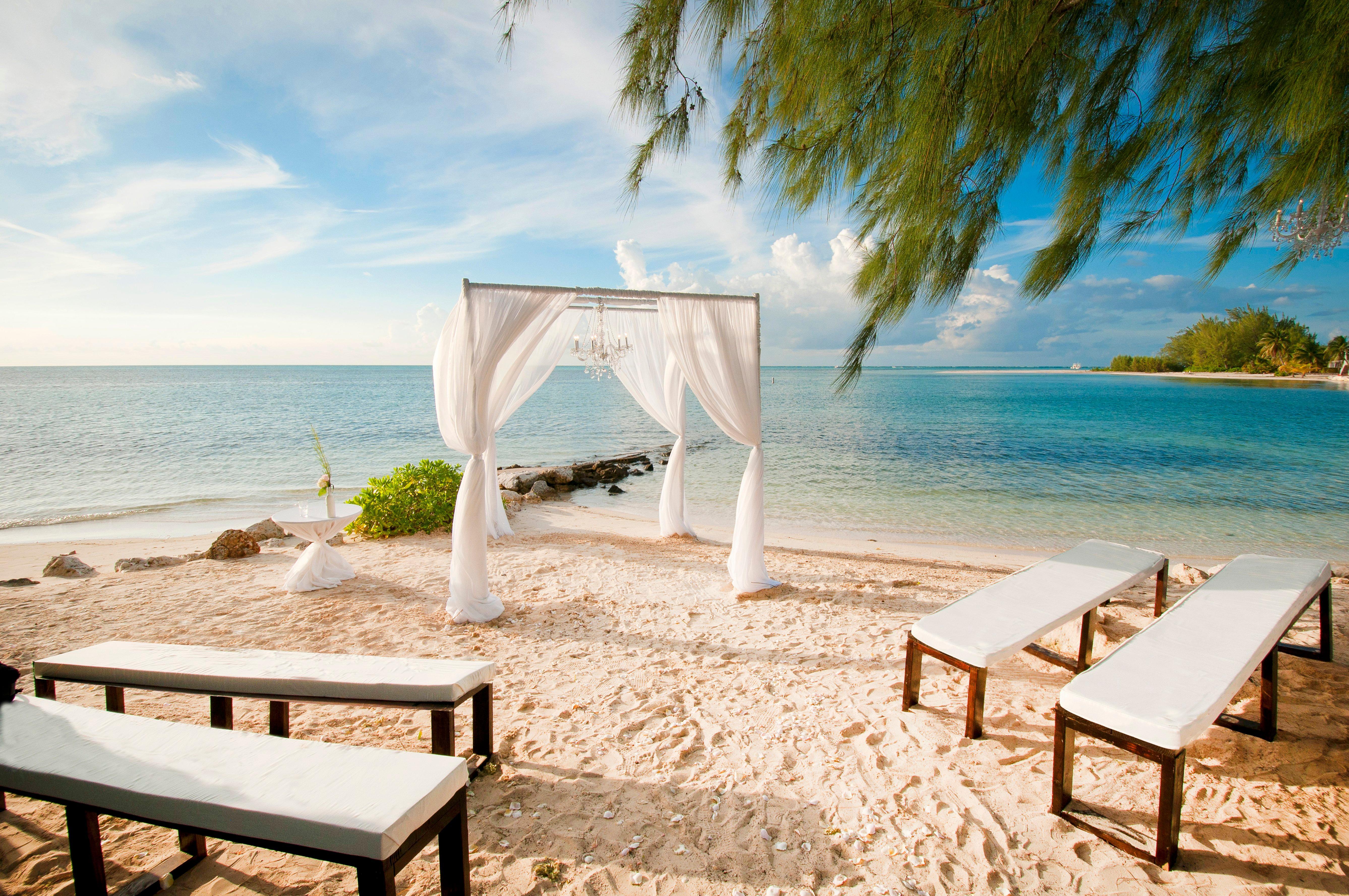 Kimpton Seafire Resort + Spa By Ihg West Bay Экстерьер фото