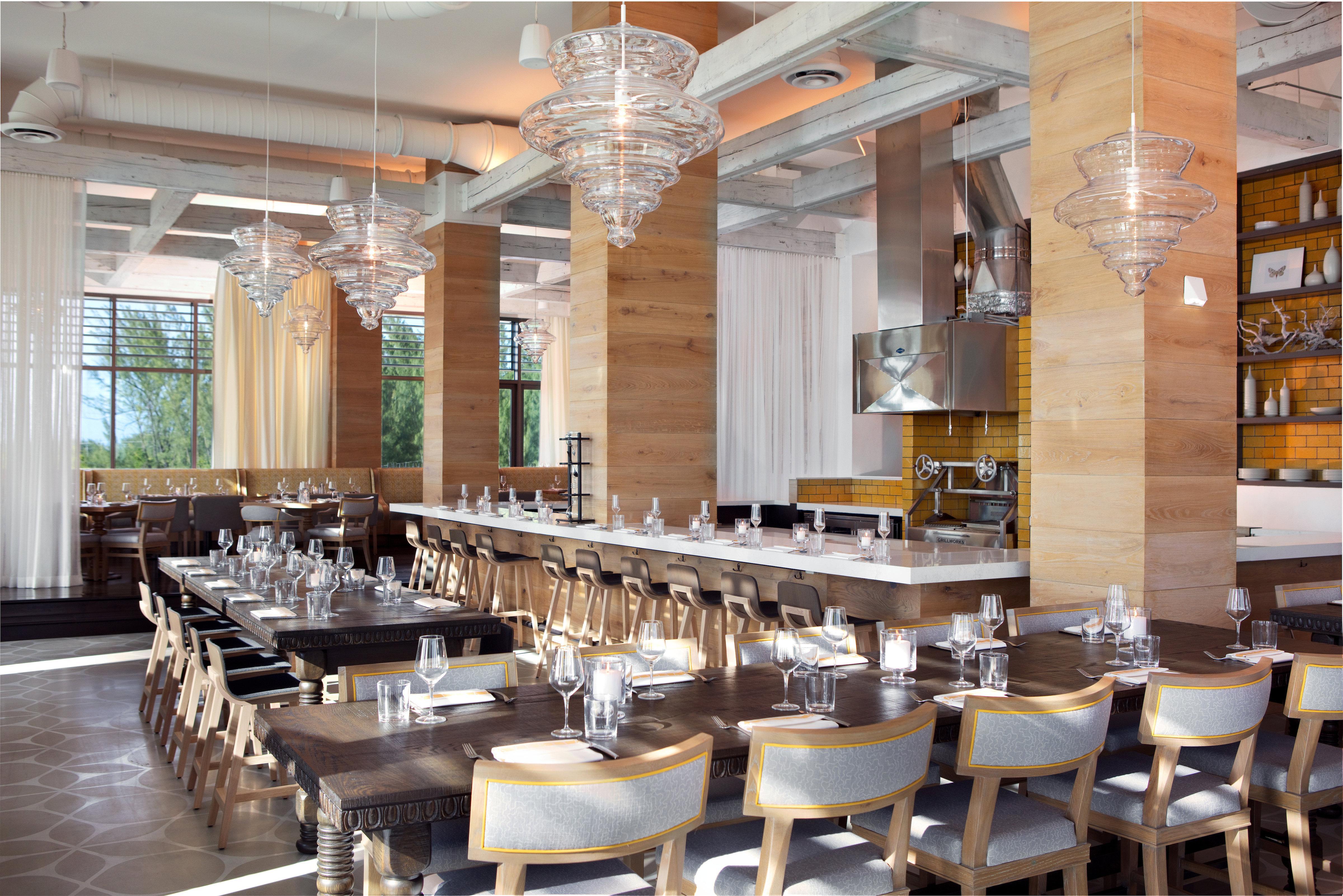 Kimpton Seafire Resort + Spa By Ihg West Bay Экстерьер фото