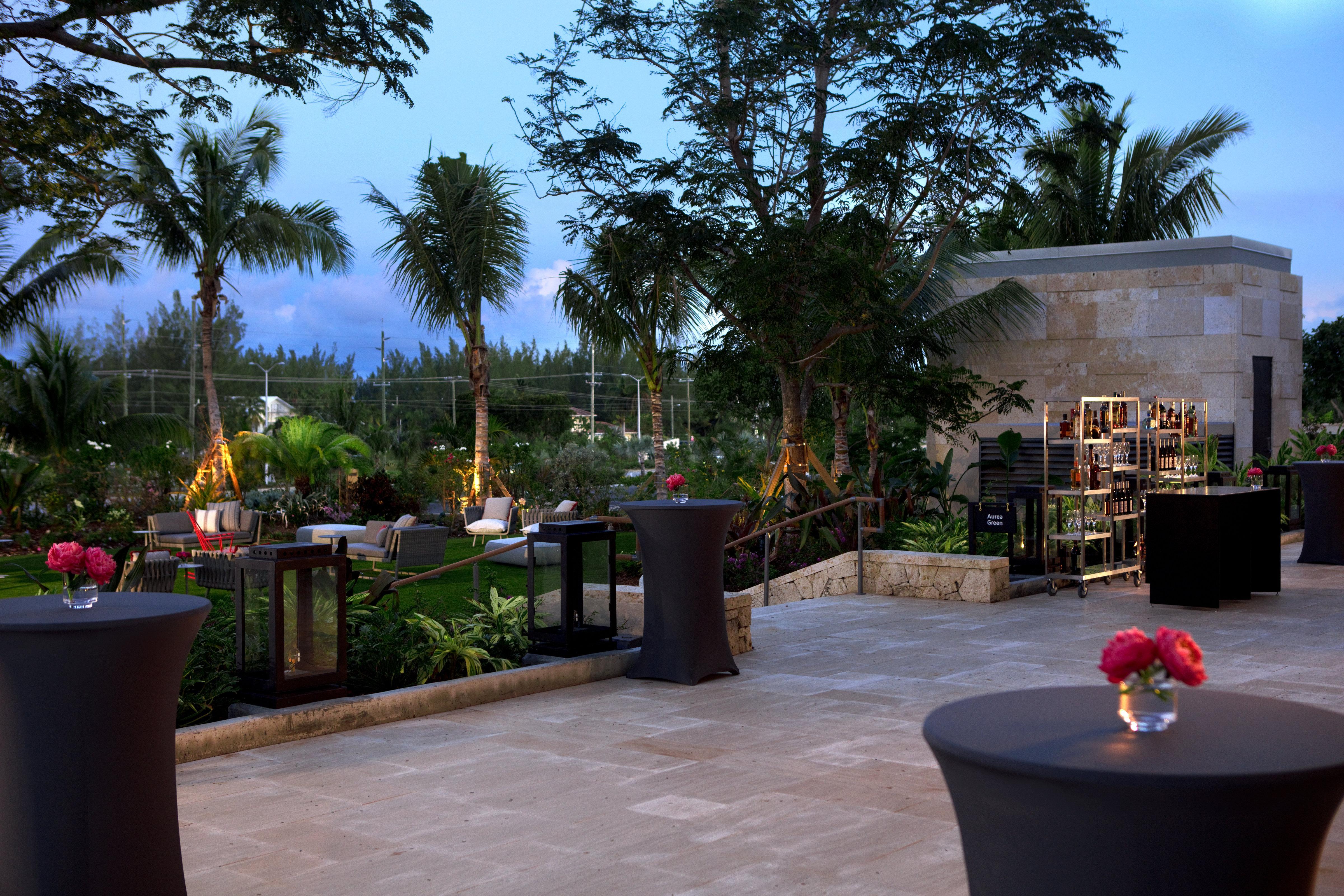 Kimpton Seafire Resort + Spa By Ihg West Bay Экстерьер фото